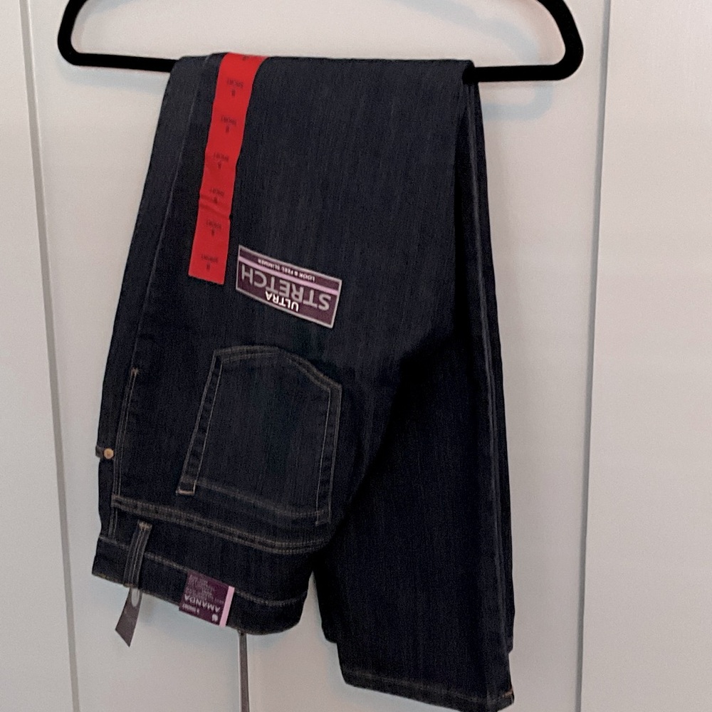 Amanda GV jeans NWT